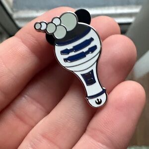 Authentic Disney 2025 Bubble Wand Pin - R2D2 - Wave B